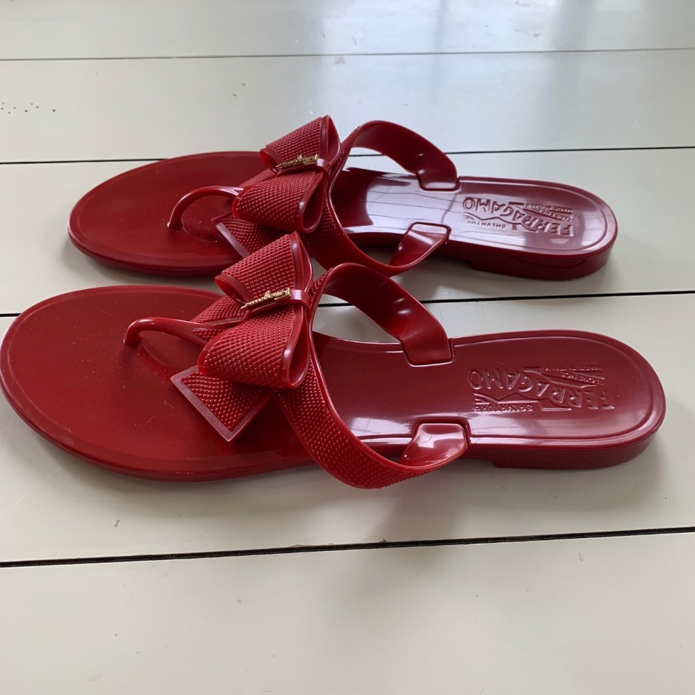 Salvatore Ferragamo Red Bali Bow Sandals - Picture 5 of 8